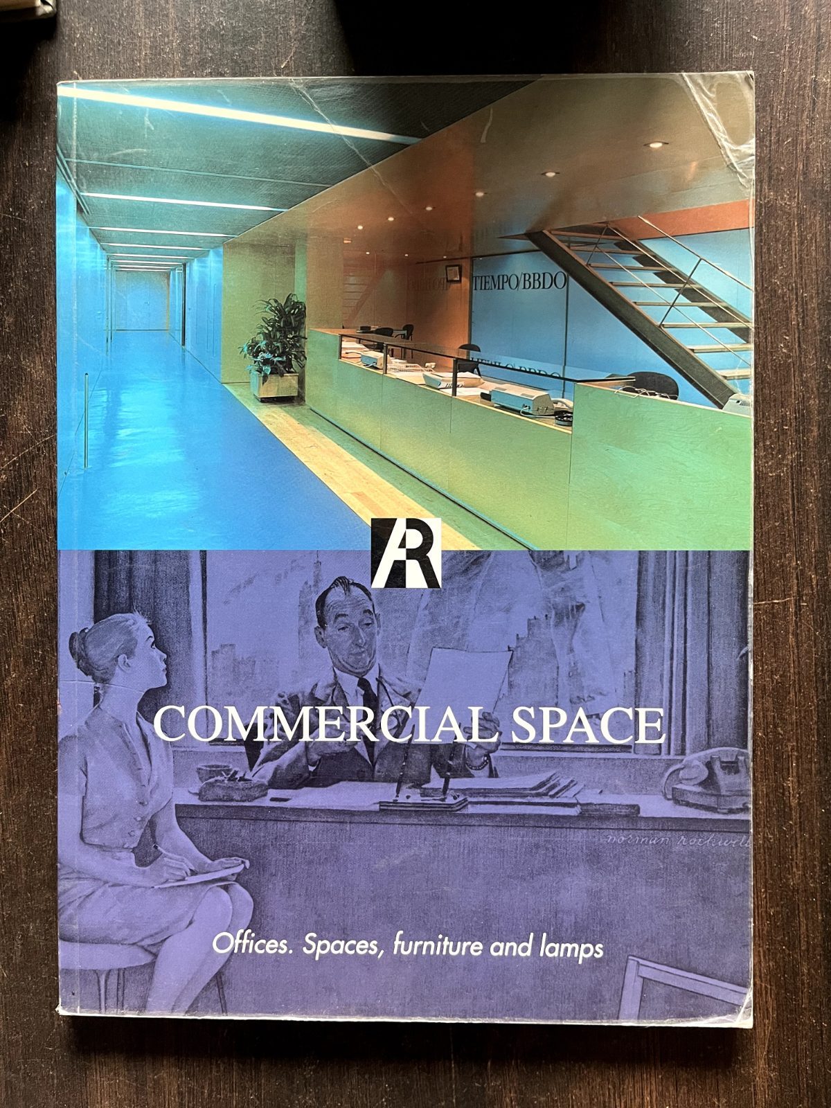Commercial Space: Offices, Spaces, Furniture and Lamps